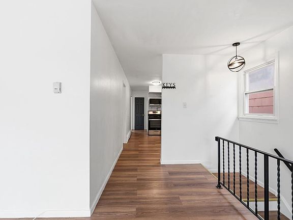 5th image of 17 Linden Ave