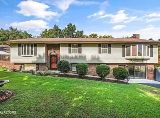 231 W View Dr, Strawberry Plains, TN 37871