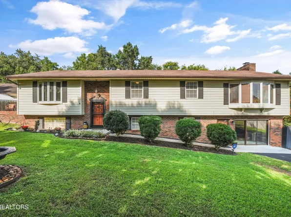231 W View Dr, Strawberry Plains, TN 37871