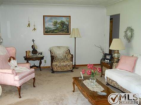 2nd image of 171 Snedeker Ln