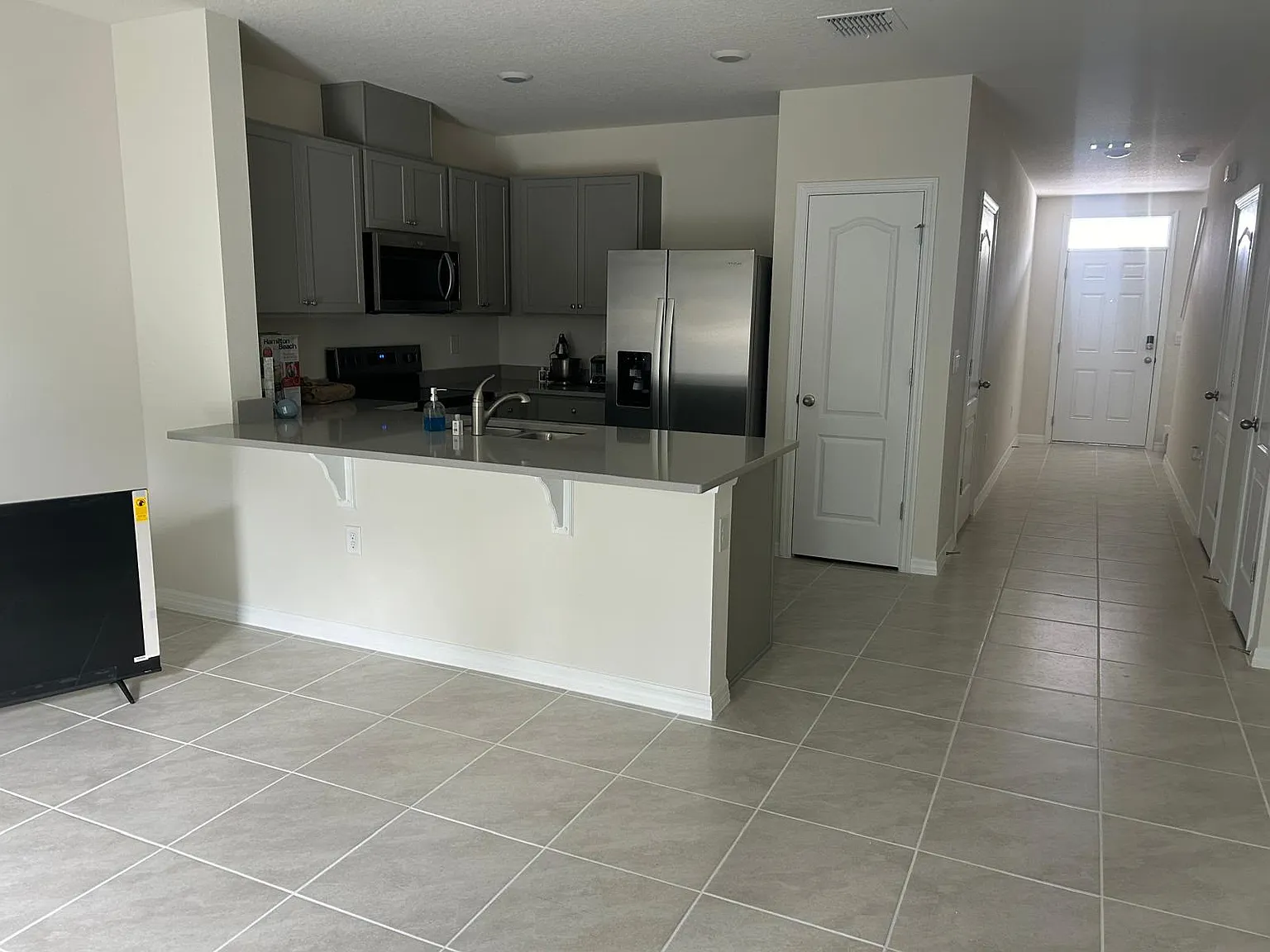 3 bed, 2.5 bath, 1464 sqft, $1,960 — Photo 3