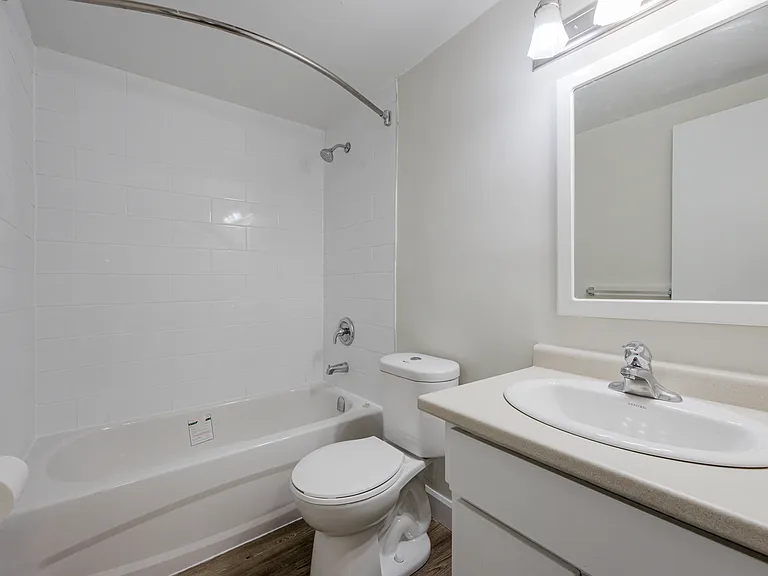 1510 Queenston Rd — Photo 24