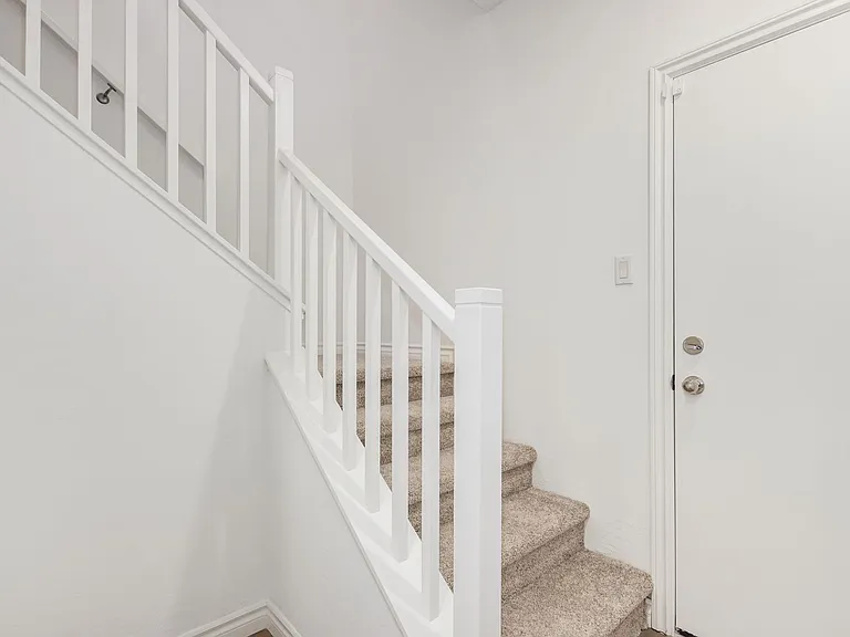 25 Barbara Ln #31 — Photo 38