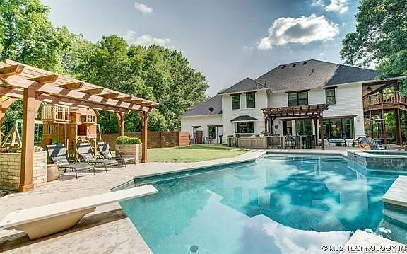 4th image of this home