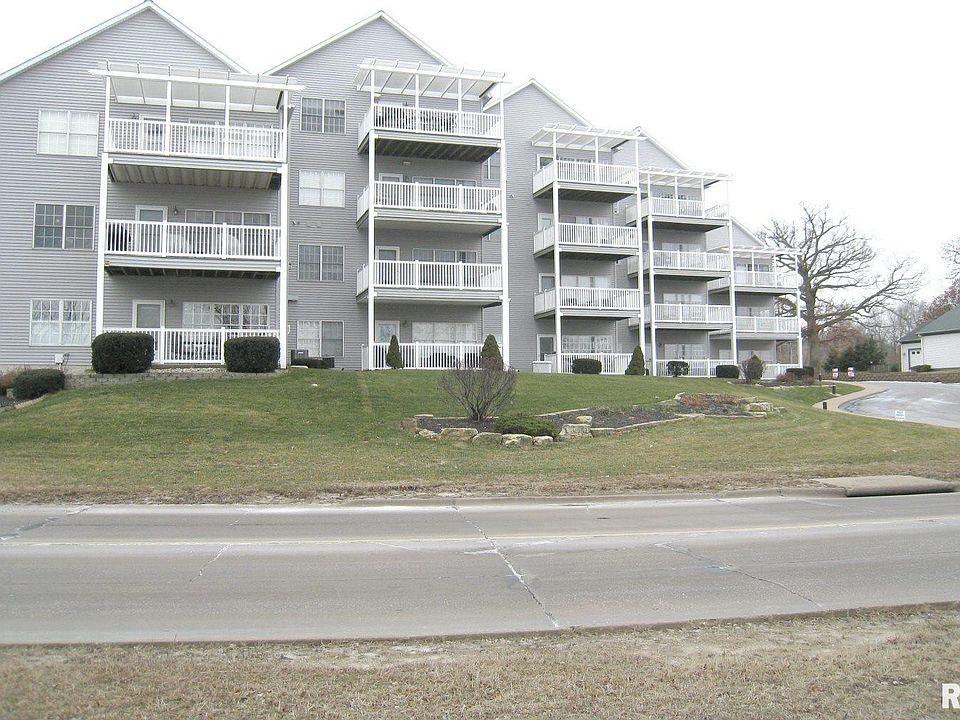 1st image of 4412 River Dr Unit 303