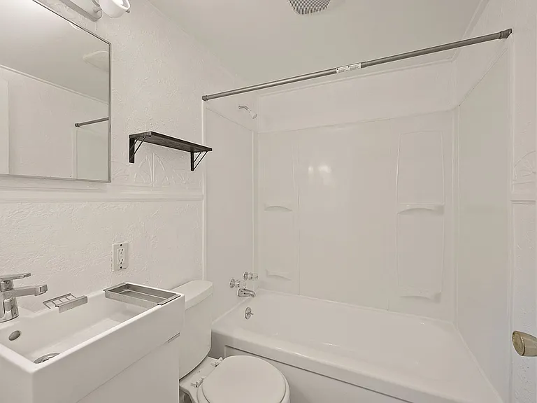 225 Orchard St — Photo 4