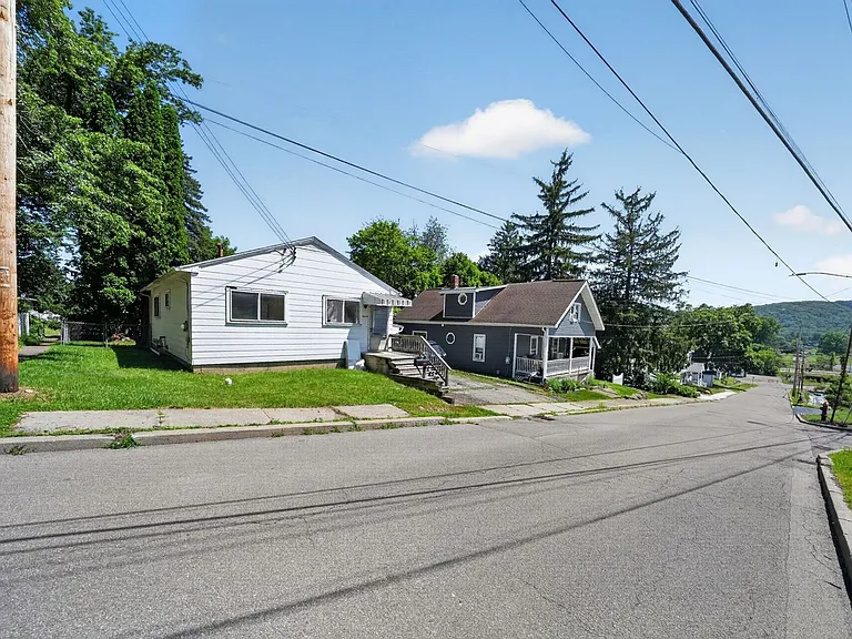 11 Spencer Ave — Photo 23