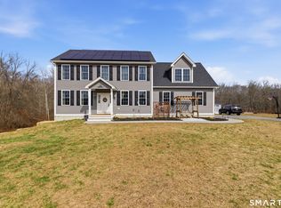 26 Quakertown Meadows, Ledyard, CT 06339