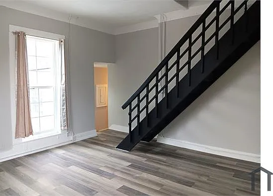 621 E Main St — Photo 3