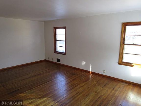 2nd image of 115 W Flynn St