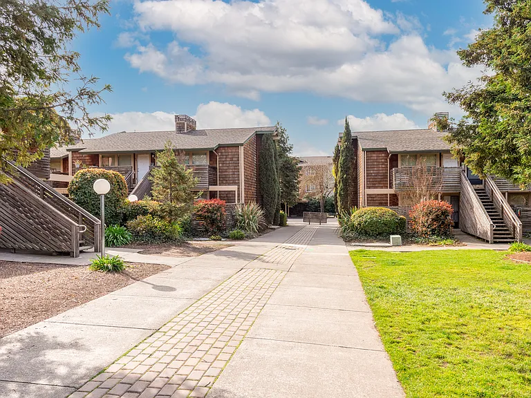 Meadowrock Apartments — Photo 7