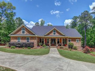 15 Cornish Trace Dr, Covington, GA 30014