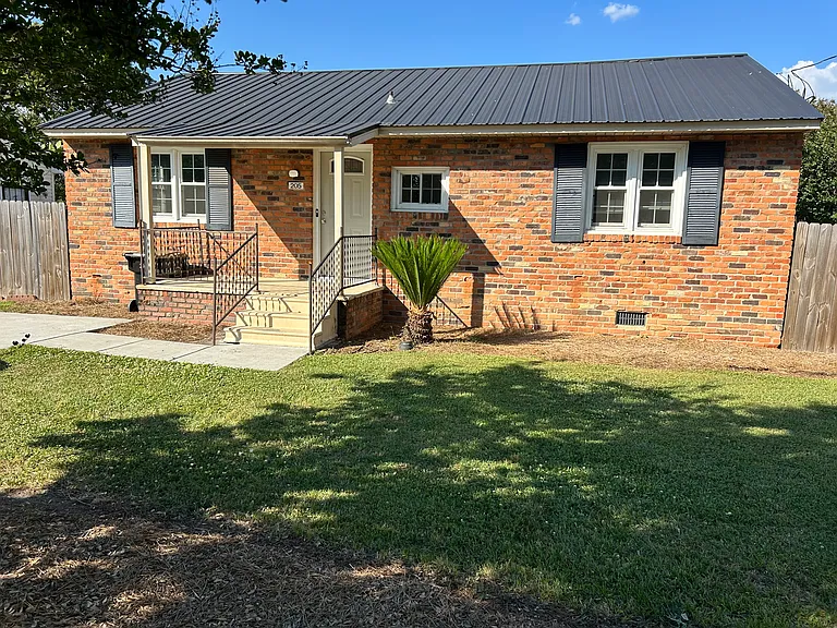 205 Morrison St — Photo 1