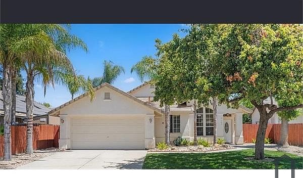 1st image of 747 Chenin Blanc Dr