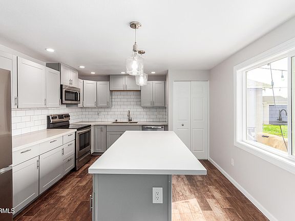 4th image of 3829 E EVANS Drive