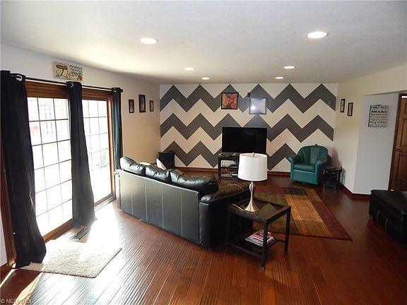 4th image of 13701 Bennington Blvd