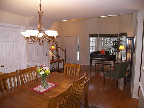 4th image of 6161 Dixon Dr