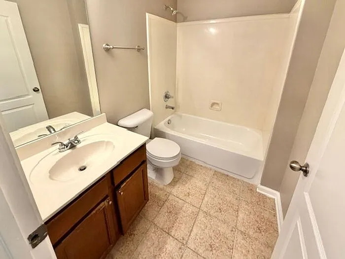 10226 Sterling Ridge Dr — Photo 11