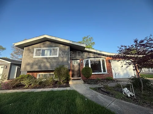 2N278 Prairie Ave Photo 1