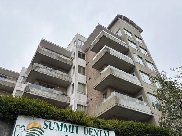 137 W 17th St #204, North Vancouver, BC V7M 1V5