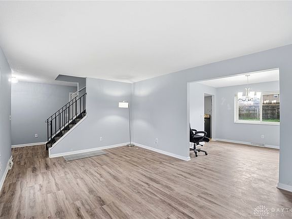 5th image of 904 Baker Ct
