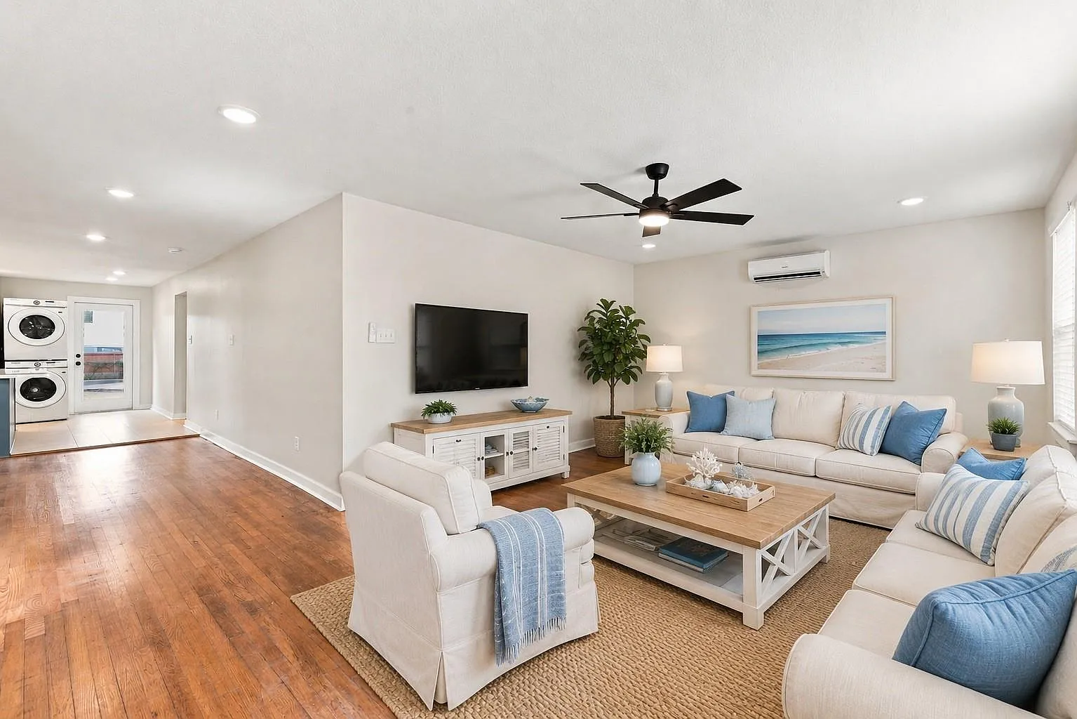 2 bed, 2.0 bath, 1244 sqft, $1,750 — Photo 2
