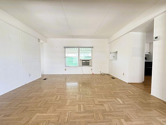 3rd image of 60 Wilson Way Space 70
