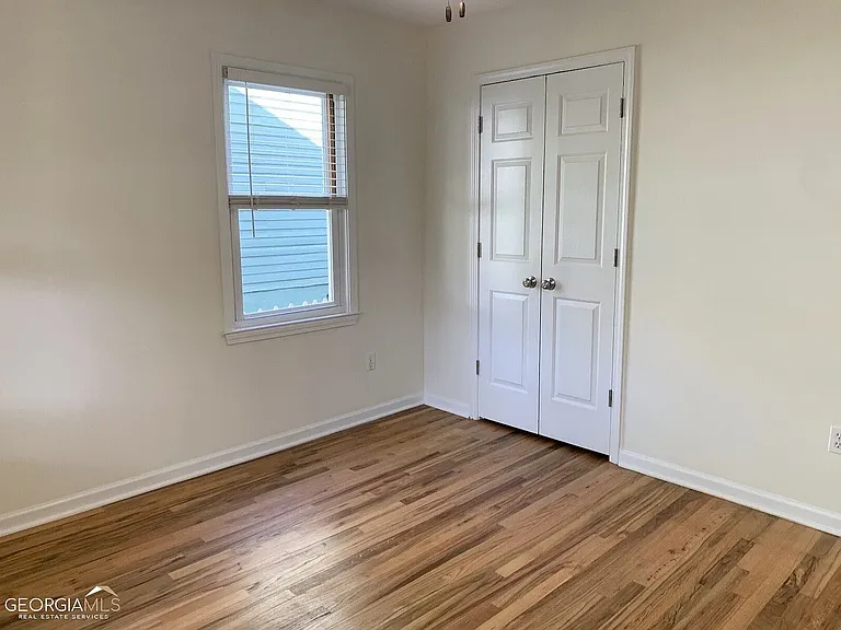 1253 Oak Grove Ave — Photo 8