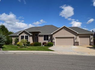 3203 Road 70 Pl, Pasco, WA 99301