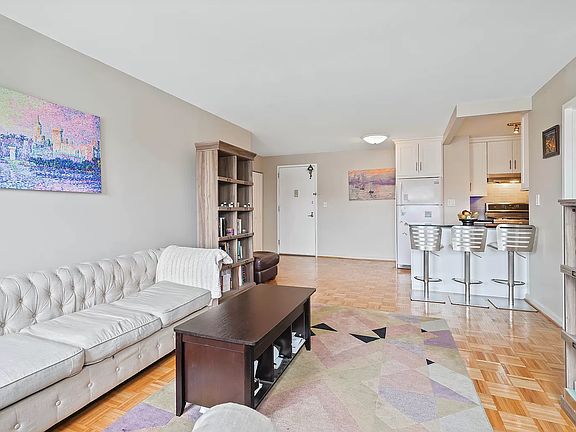4th image of 130 Lenox Ave #705