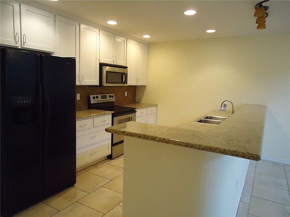 5th image of 4017 Acushnet Dr APT E