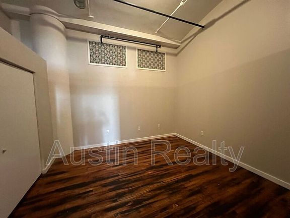 5th image of 1520 Washington Ave #326