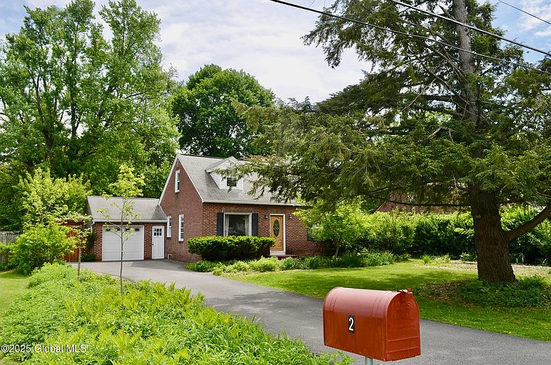 2nd image of 2 Willow Lane