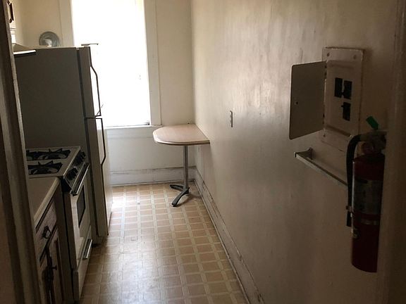 2nd image of 82 W 32nd St