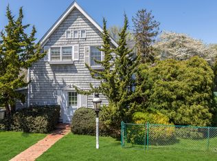 329 Little Plains Rd, Southampton, NY 11968