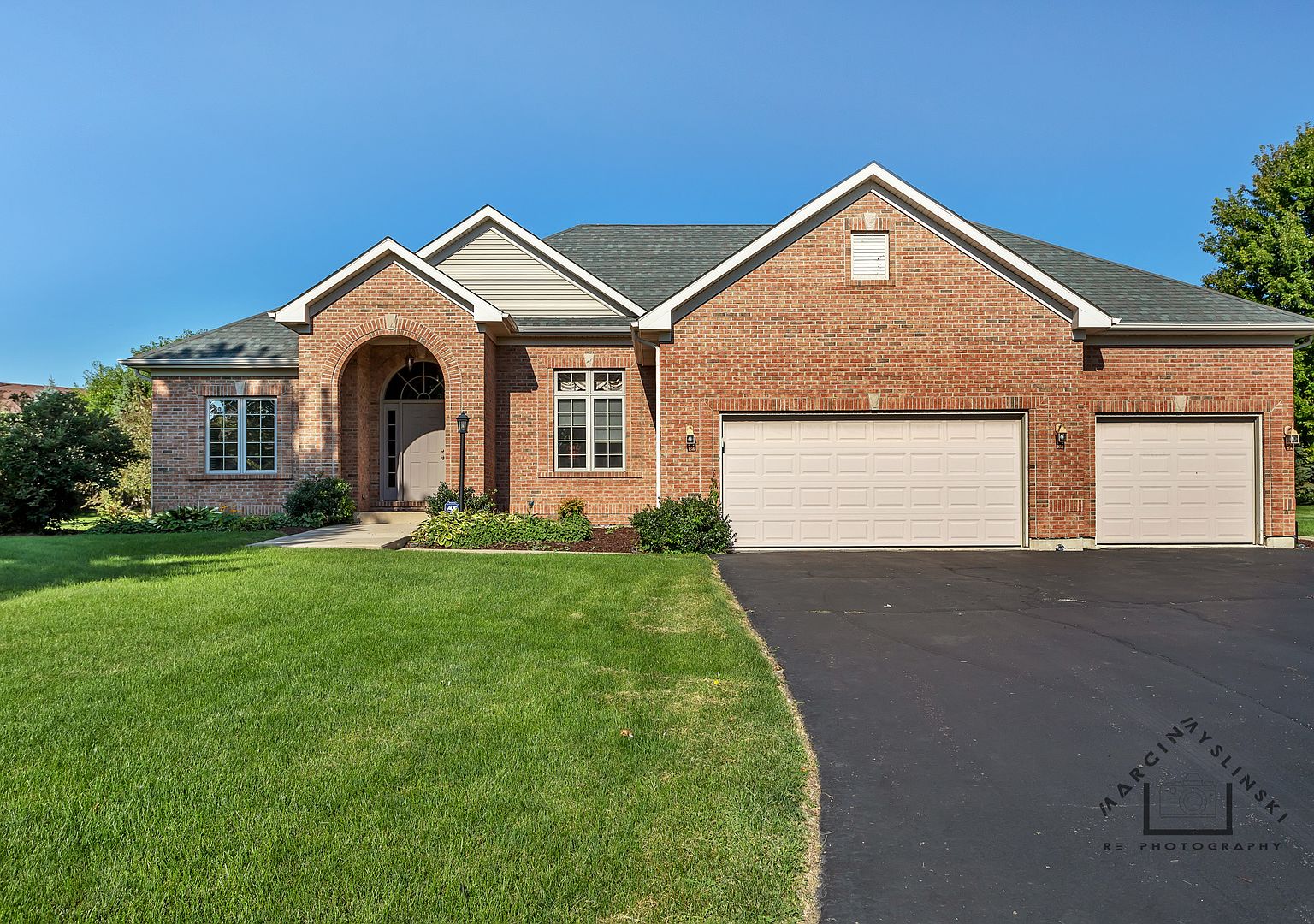 242 Jones Way, Poplar Grove, IL 61065 Zillow