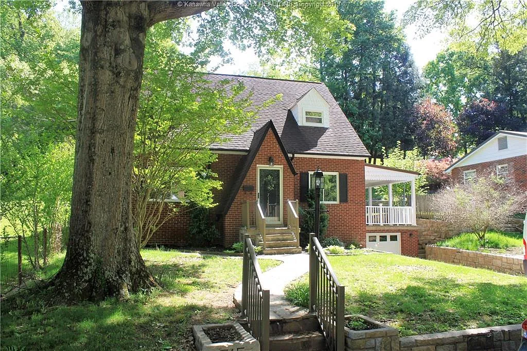 715 Jane St photo 1