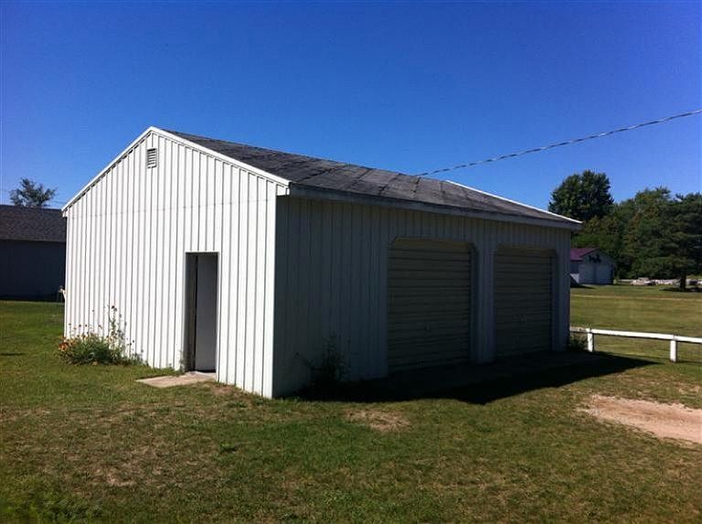 2nd image of 541 E Main St