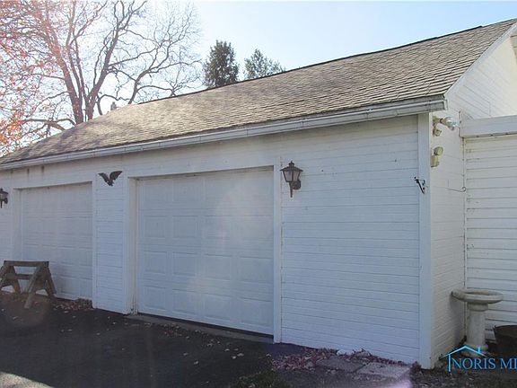 5th image of 623 W Maumee Ave