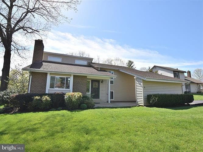 1st image of 7617 Bland Dr