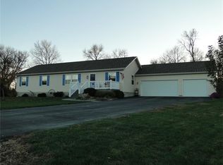 100 Samson Ln, Palo, IA 52324