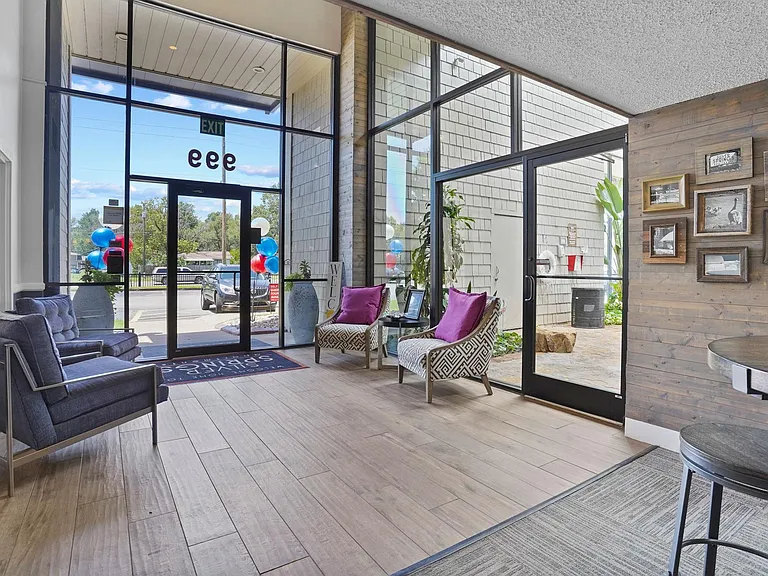 Silver Springs Apts. — Photo 18