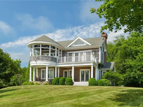 21 Bonnet View Dr, Jamestown, RI 02835