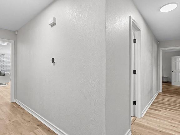4th image of 5803 Turtle Creek Dr