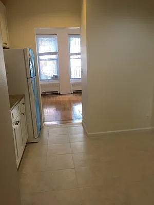 Rented by Walber 82nd Street | media 24