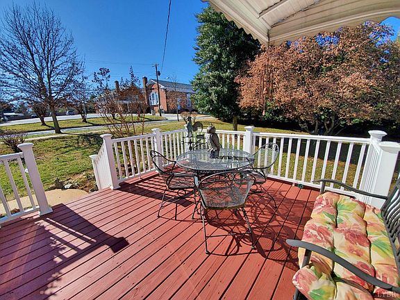 4th image of 1212 Radcliff Ave
