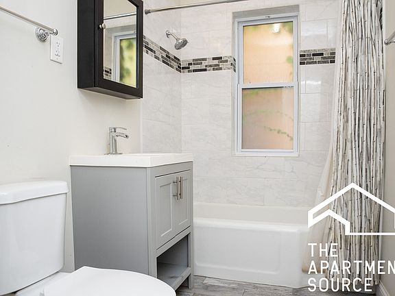 5th image of 943 Judson Ave APT 1