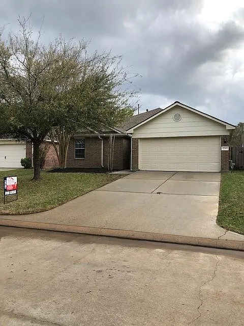 32107 Anne Ln