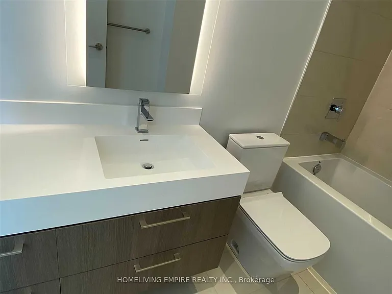 1 Yorkville Ave #1504 — Photo 5