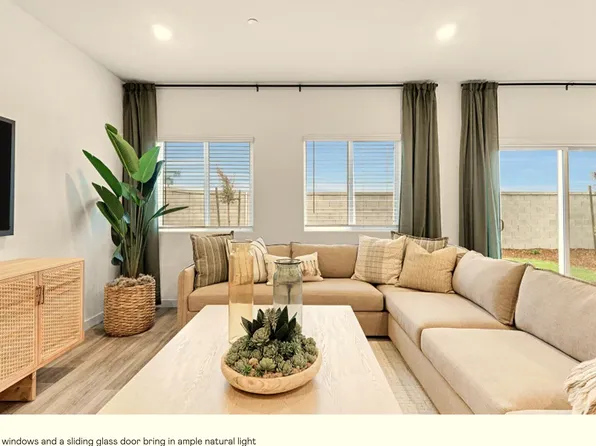 4457 Buckingham Ave, Clovis, CA 93619